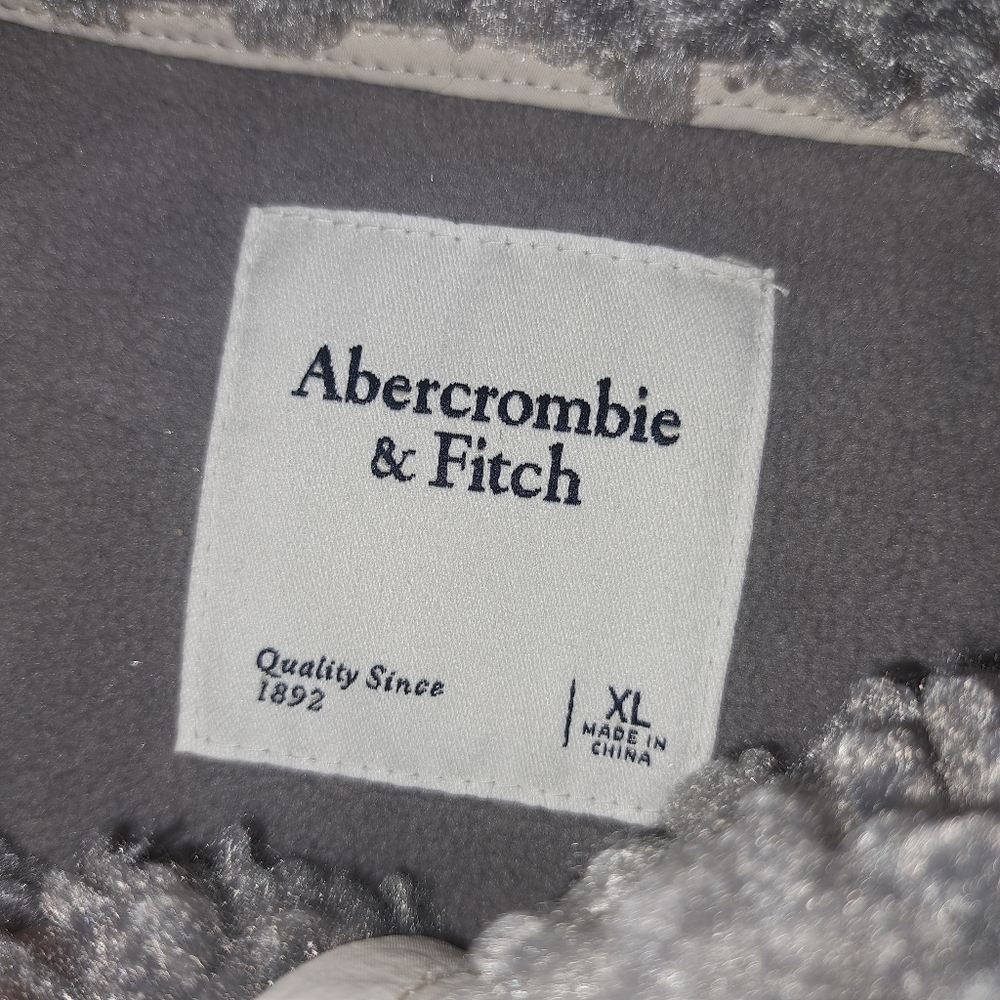 A&F Sherpa Jacket - Picture 2 of 4